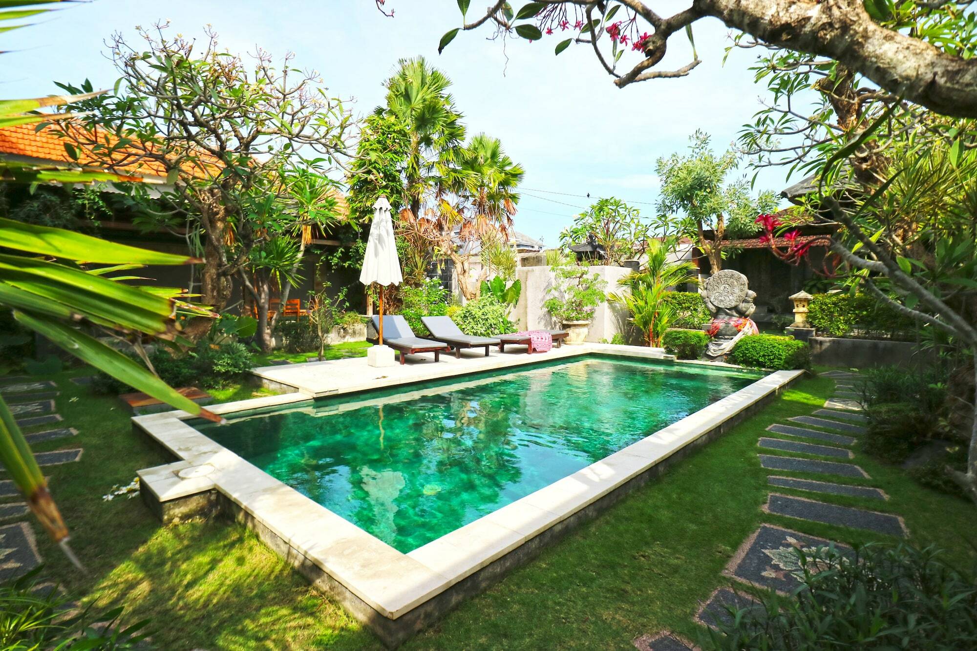 Апартаменты Raj Sindhu Sanur Денпасар Экстерьер фото